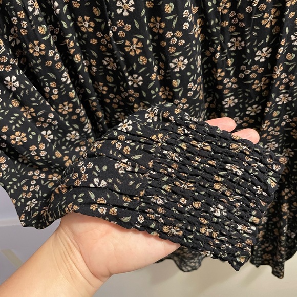 Floral Blouse - Picture 3 of 4